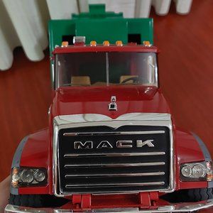 Mack Recycling truck toy by Brude